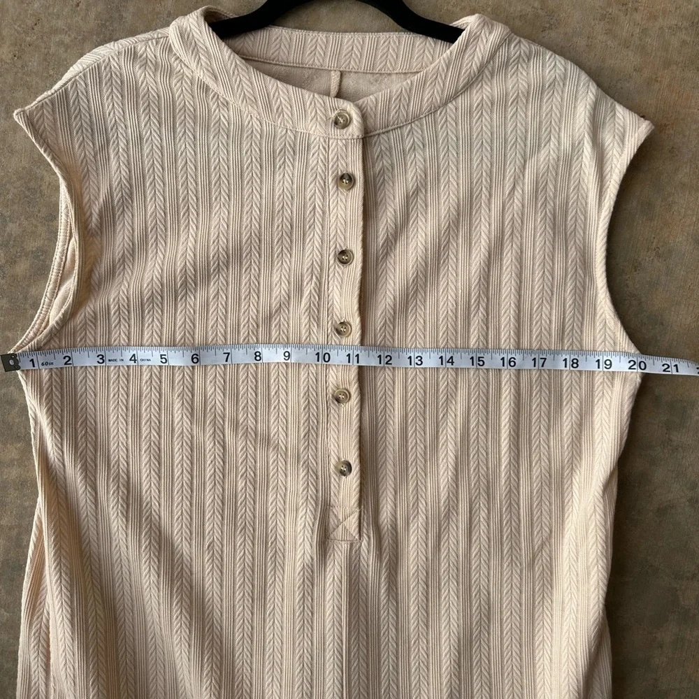 Sleeveless Cream Top - Picture 2 of 7